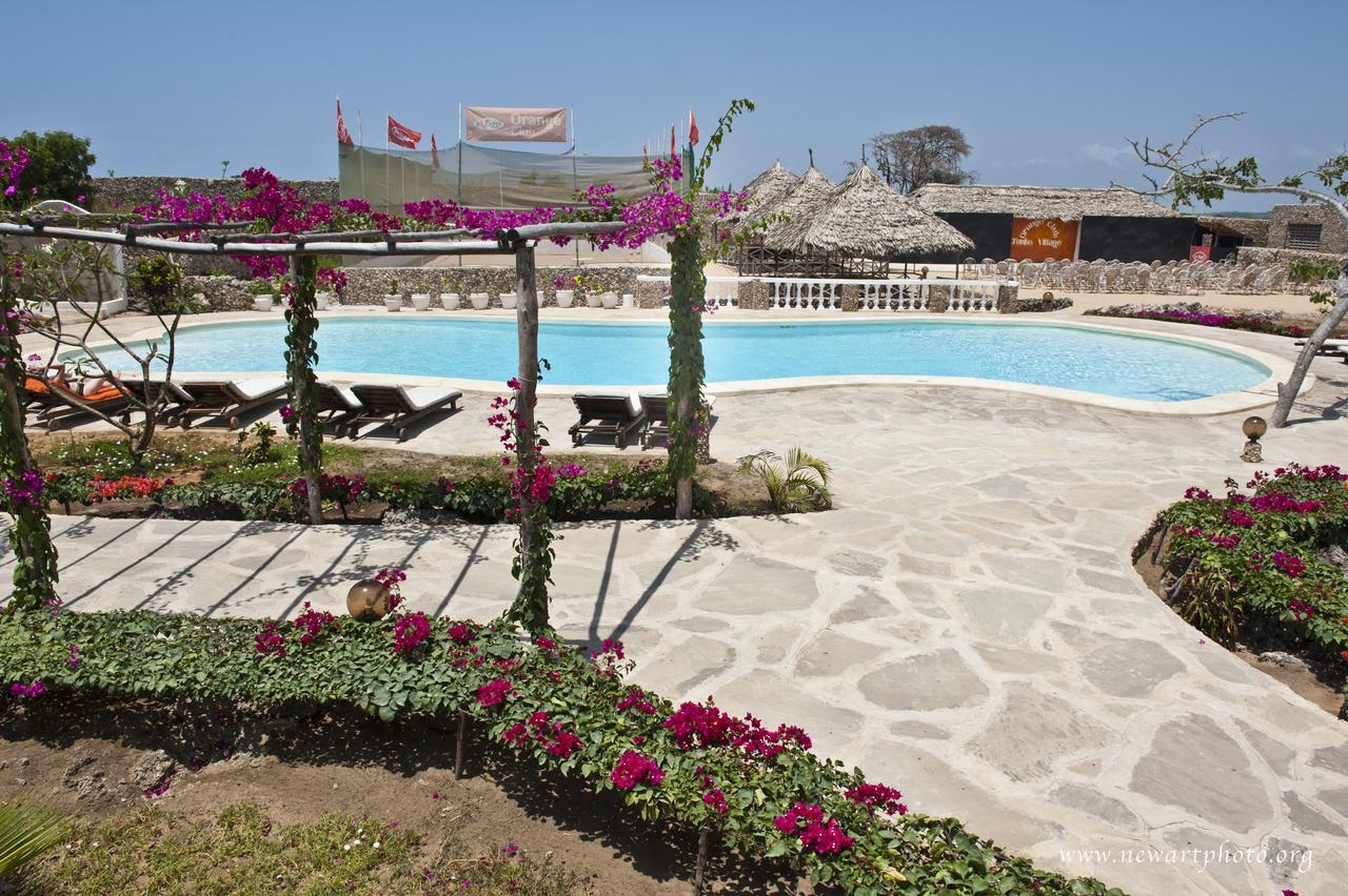 Jumbo Watamu Hotel ภายนอก รูปภาพ